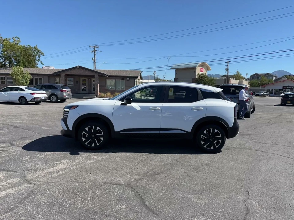 2026 Nissan Kicks - Image 11 of 31