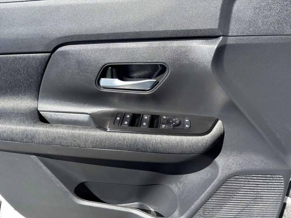 2026 Nissan Kicks - Image 20 of 31