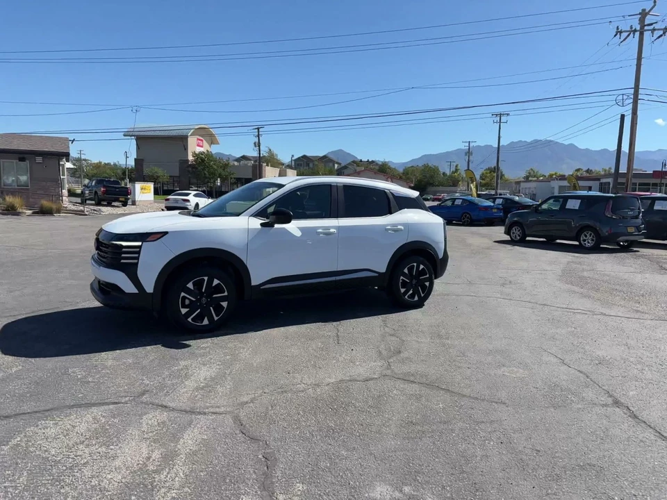 2026 Nissan Kicks - Image 9 of 31