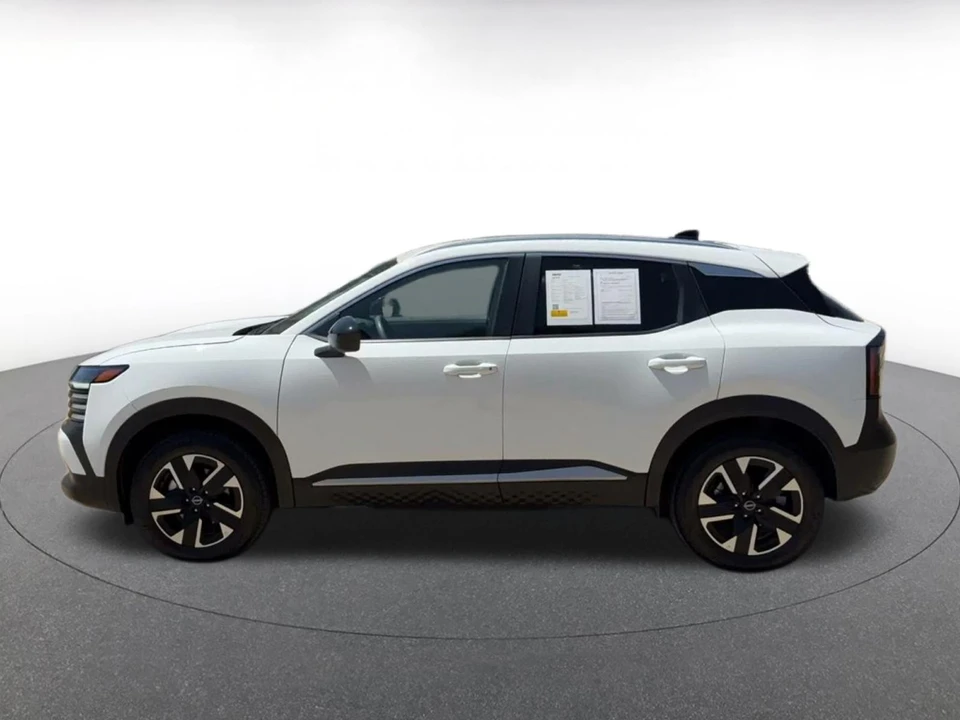2026 Nissan Kicks - Image 11 of 31