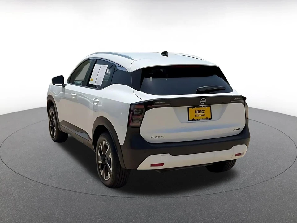 2026 Nissan Kicks - Image 13 of 31