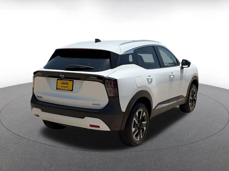 2026 Nissan Kicks - Image 17 of 31