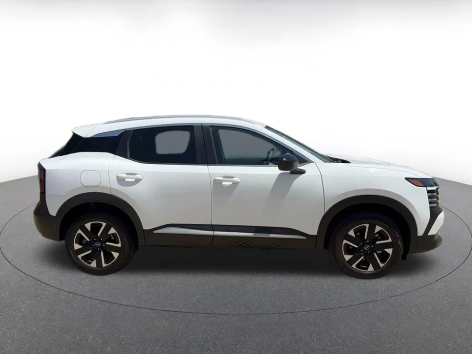 2026 Nissan Kicks - Image 18 of 31