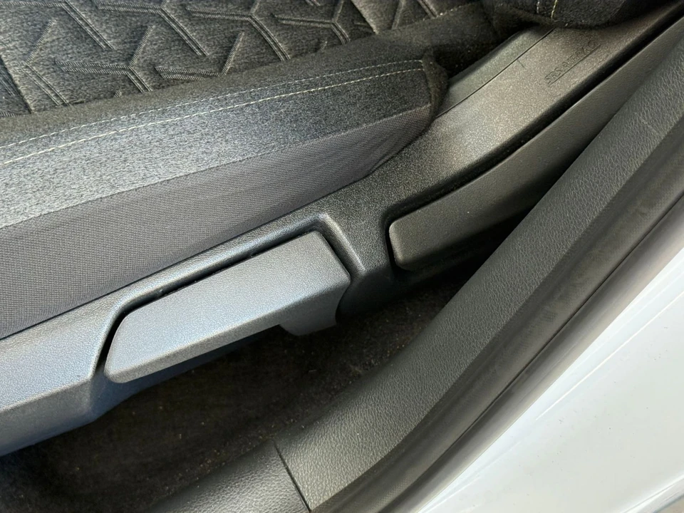 2026 Nissan Kicks - Image 24 of 31