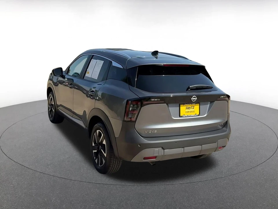 2026 Nissan Kicks - Image 12 of 31