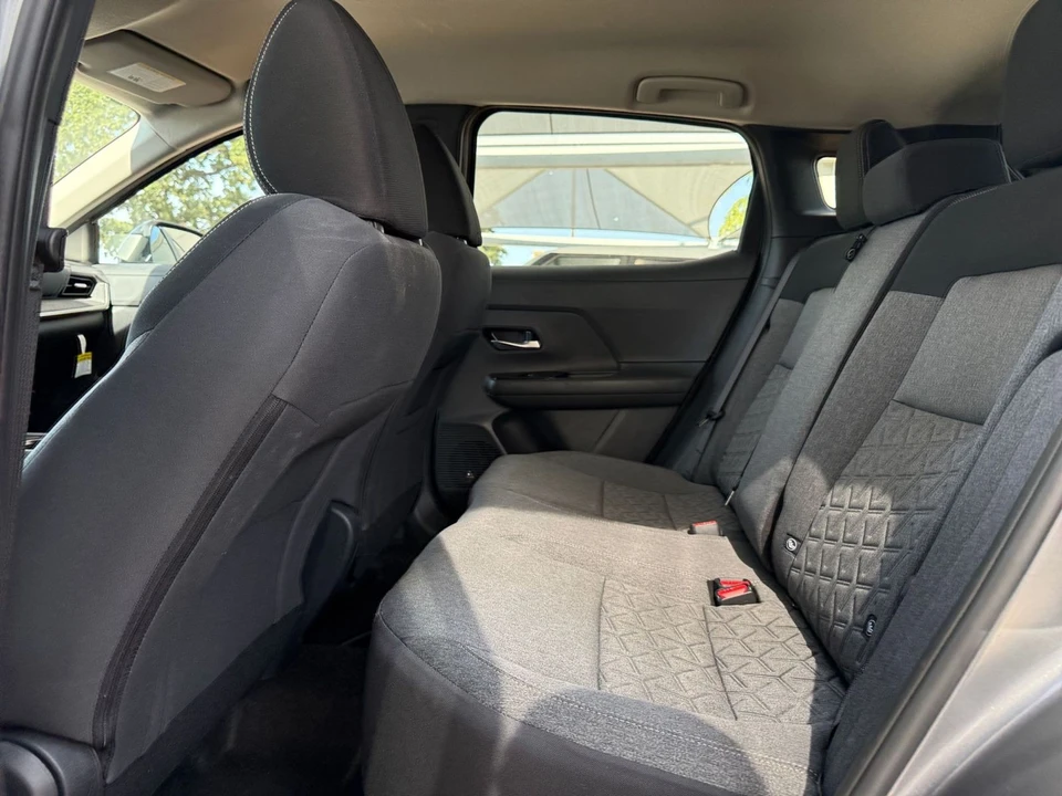 2026 Nissan Kicks - Image 27 of 31