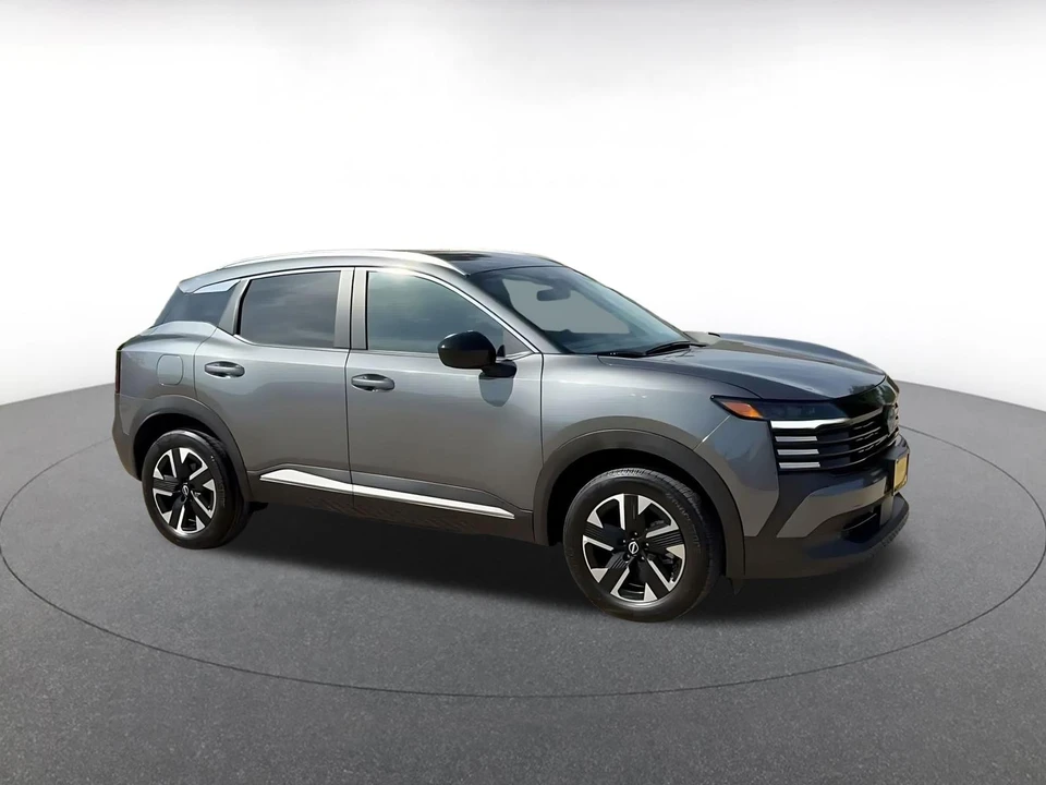 2026 Nissan Kicks - Image 2 of 31