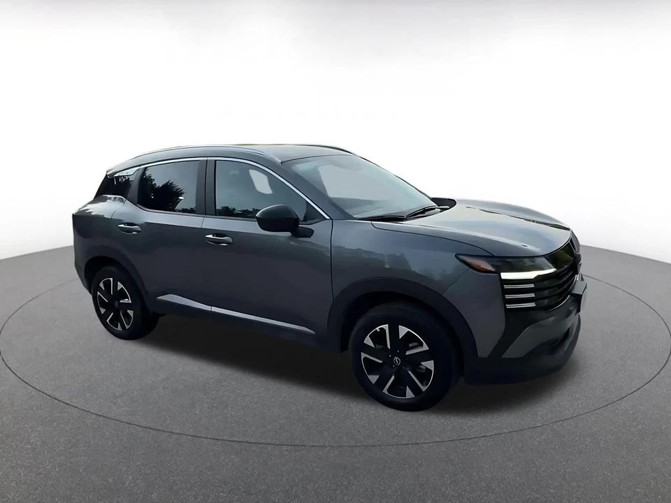 2026 Nissan Kicks - Image 2 of 31