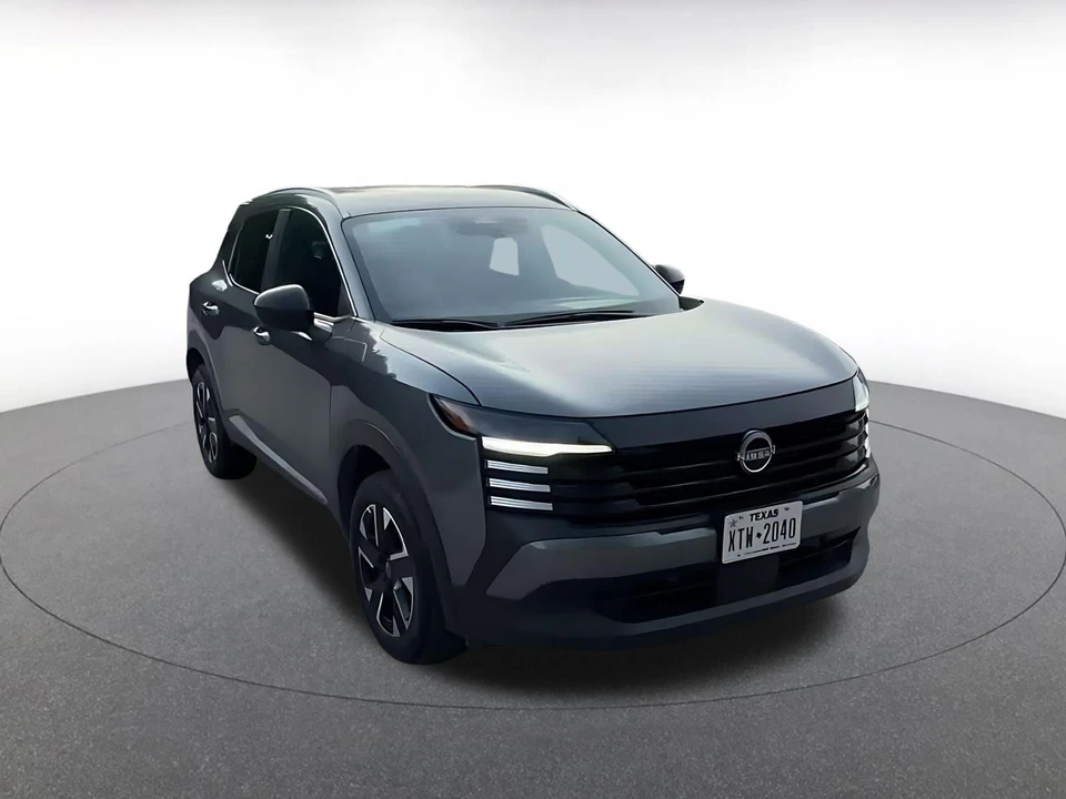 2026 Nissan Kicks - Image 3 of 31