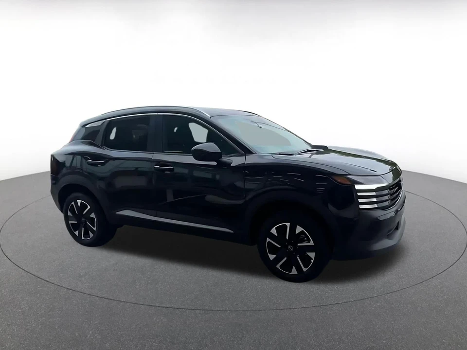 2026 Nissan Kicks - Image 2 of 31