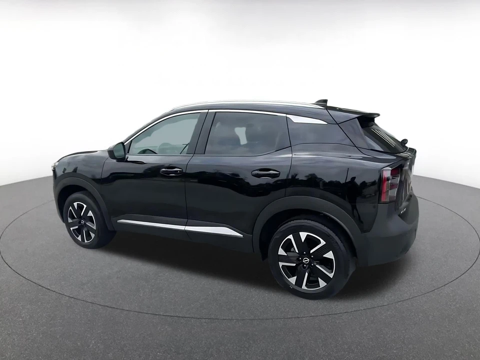 2026 Nissan Kicks - Image 12 of 31