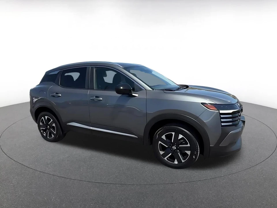 2026 Nissan Kicks - Image 2 of 31