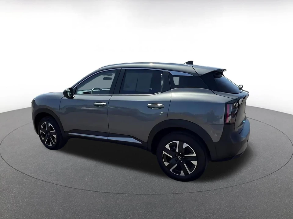 2026 Nissan Kicks - Image 11 of 31