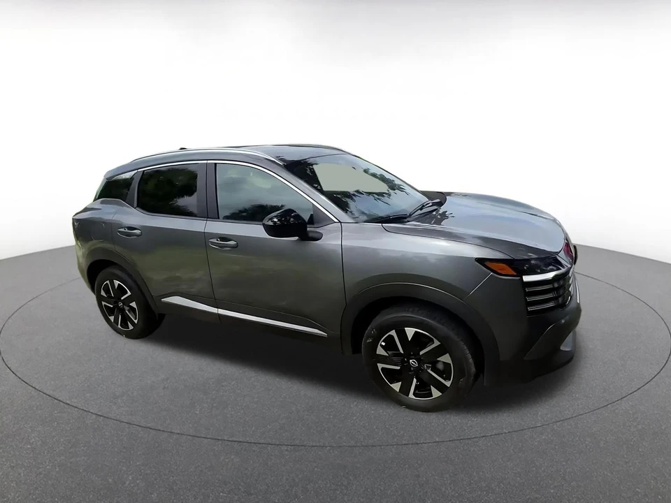 2026 Nissan Kicks - Image 2 of 31
