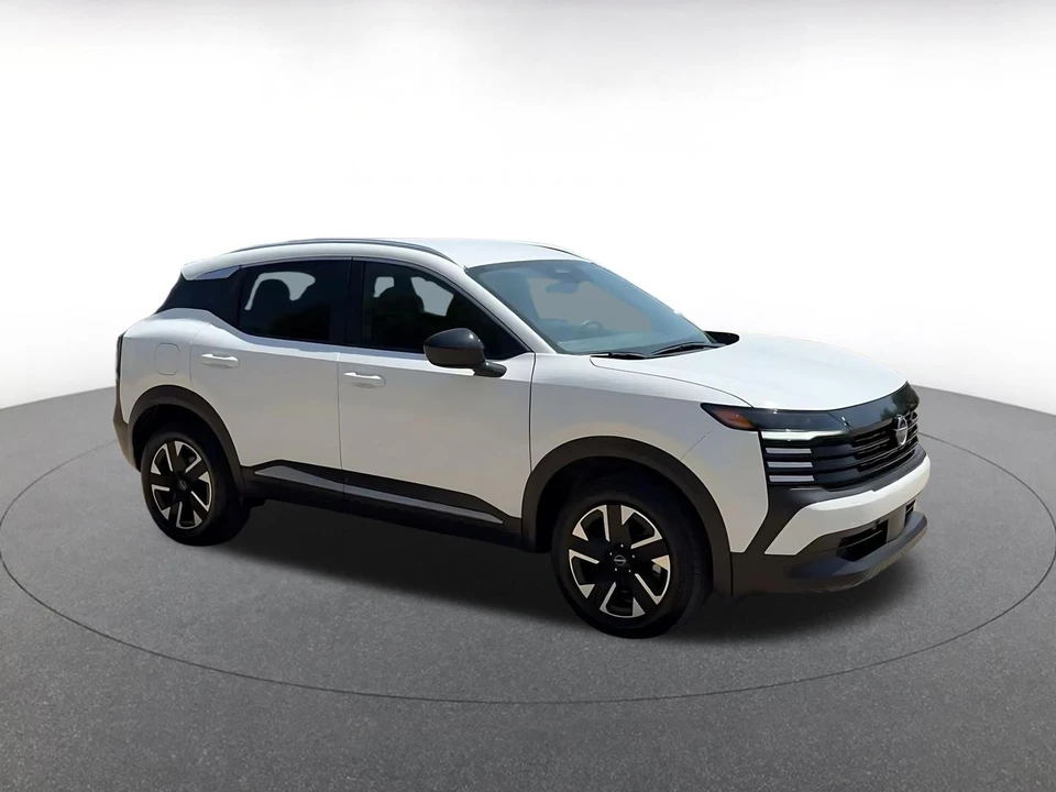 2026 Nissan Kicks - Image 2 of 31