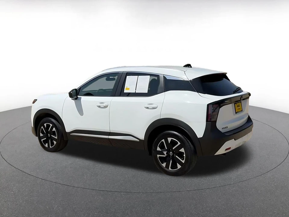 2026 Nissan Kicks - Image 11 of 31