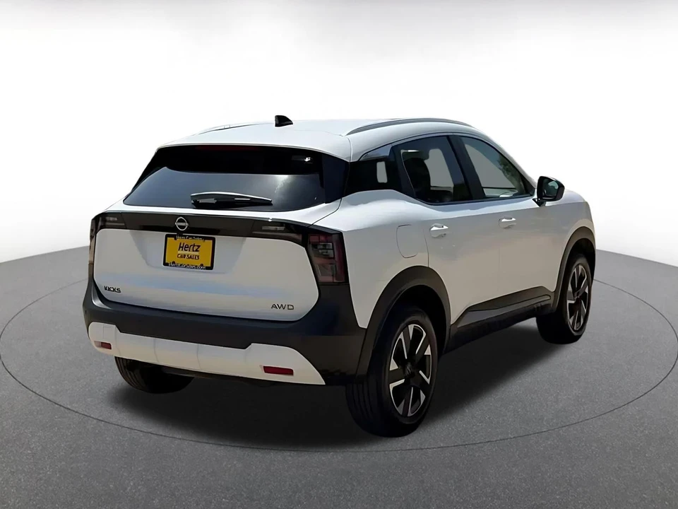 2026 Nissan Kicks - Image 15 of 31