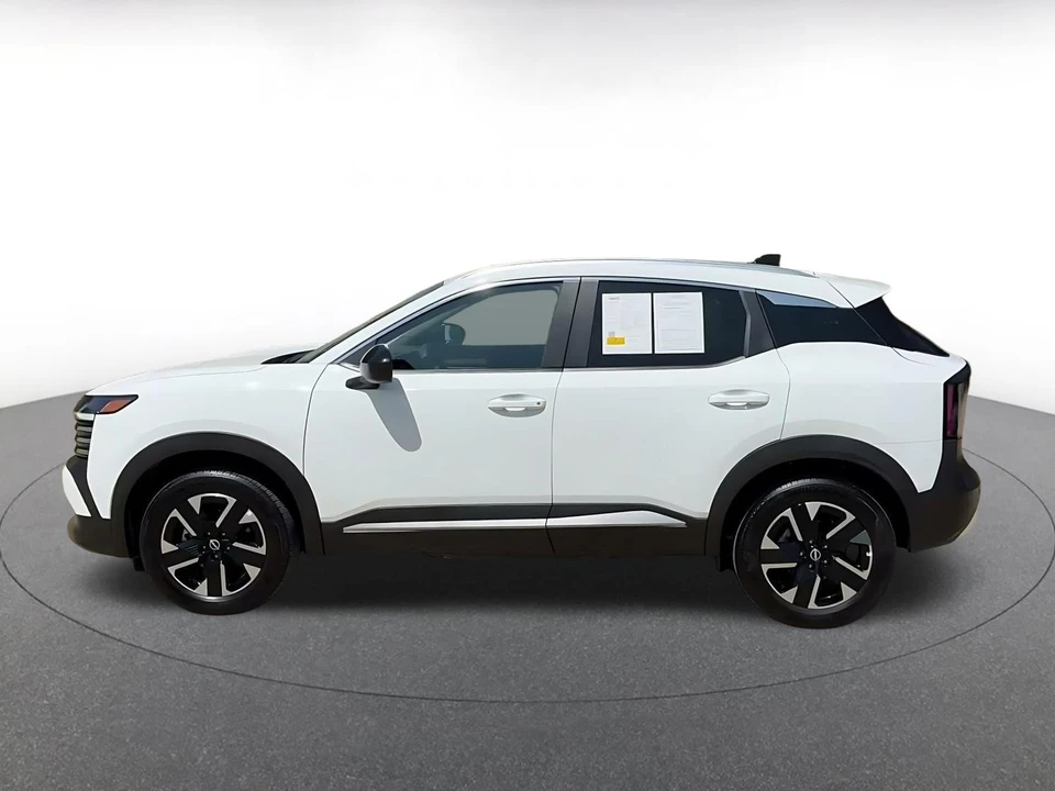 2026 Nissan Kicks - Image 9 of 31