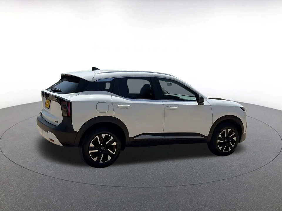 2026 Nissan Kicks - Image 16 of 31