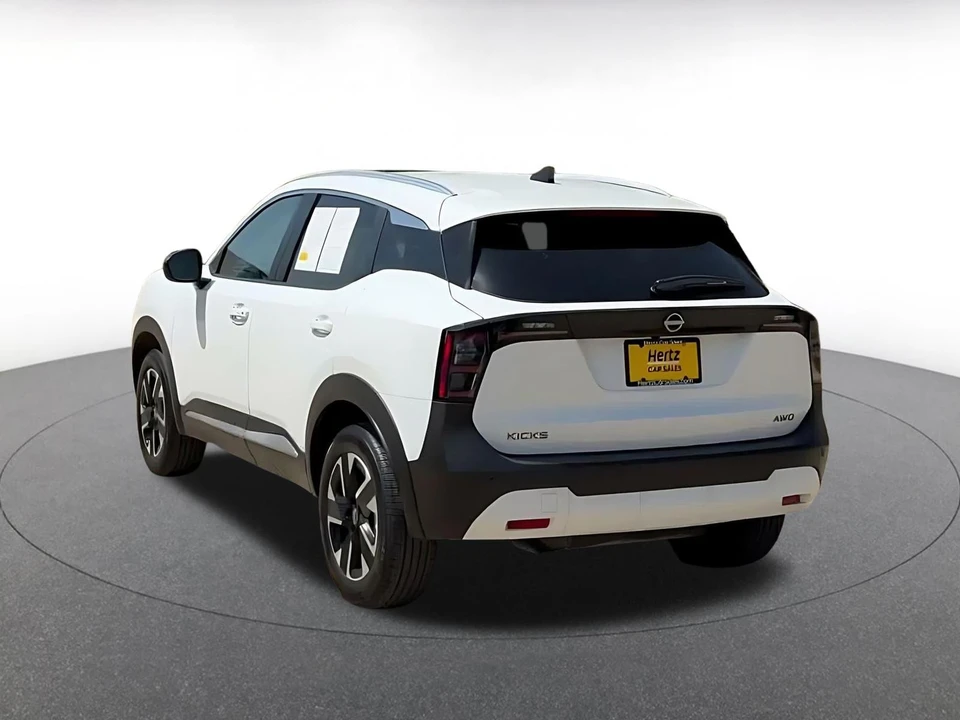2026 Nissan Kicks - Image 12 of 31