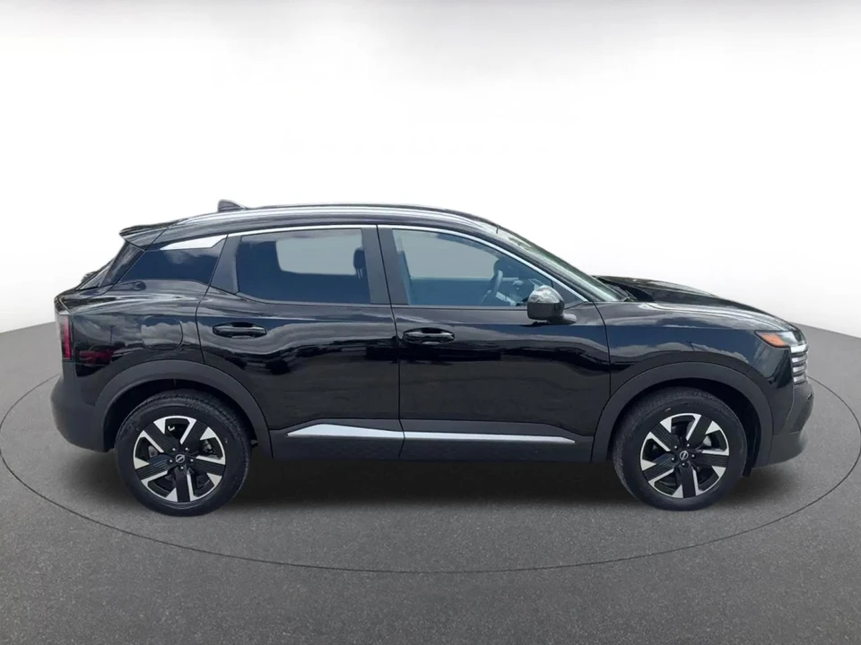 2026 Nissan Kicks - Image 17 of 31