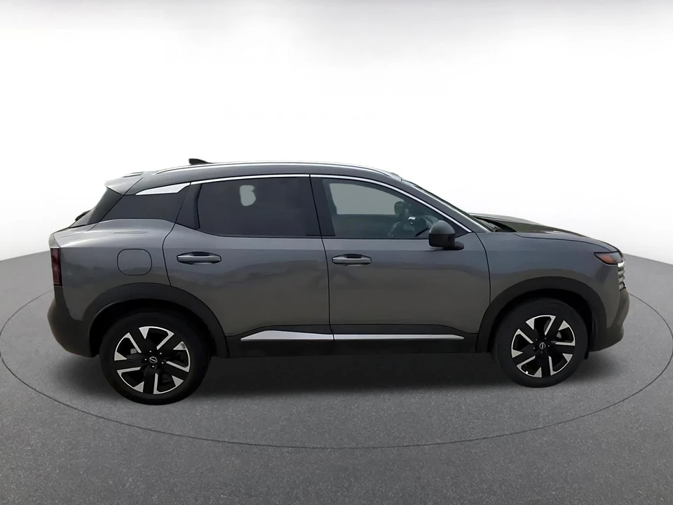 2026 Nissan Kicks - Image 17 of 31