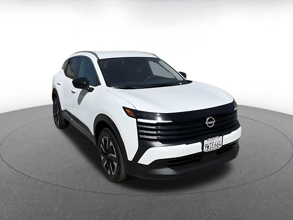 2026 Nissan Kicks - Image 3 of 31