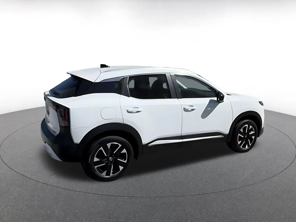 2026 Nissan Kicks - Image 16 of 31