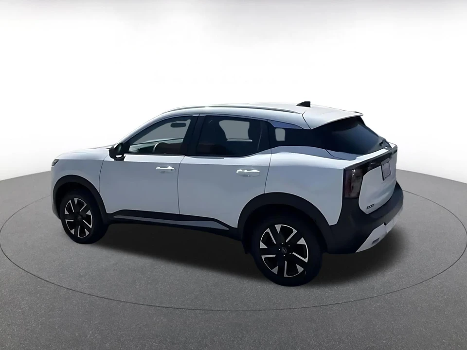 2026 Nissan Kicks - Image 4 of 31
