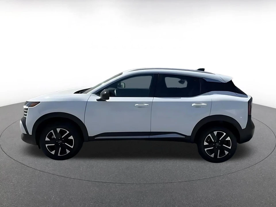 2026 Nissan Kicks - Image 12 of 31