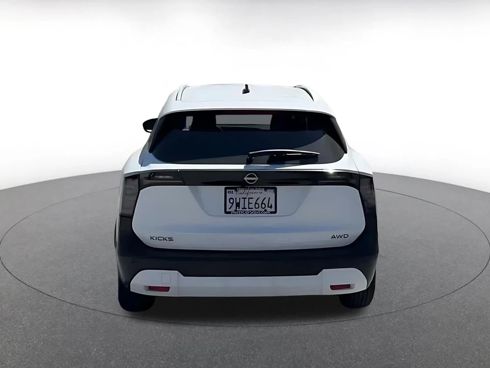 2026 Nissan Kicks - Image 14 of 31