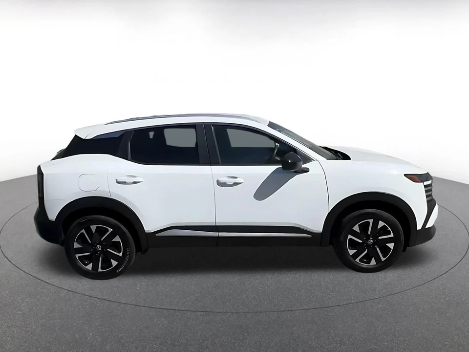 2026 Nissan Kicks - Image 17 of 31
