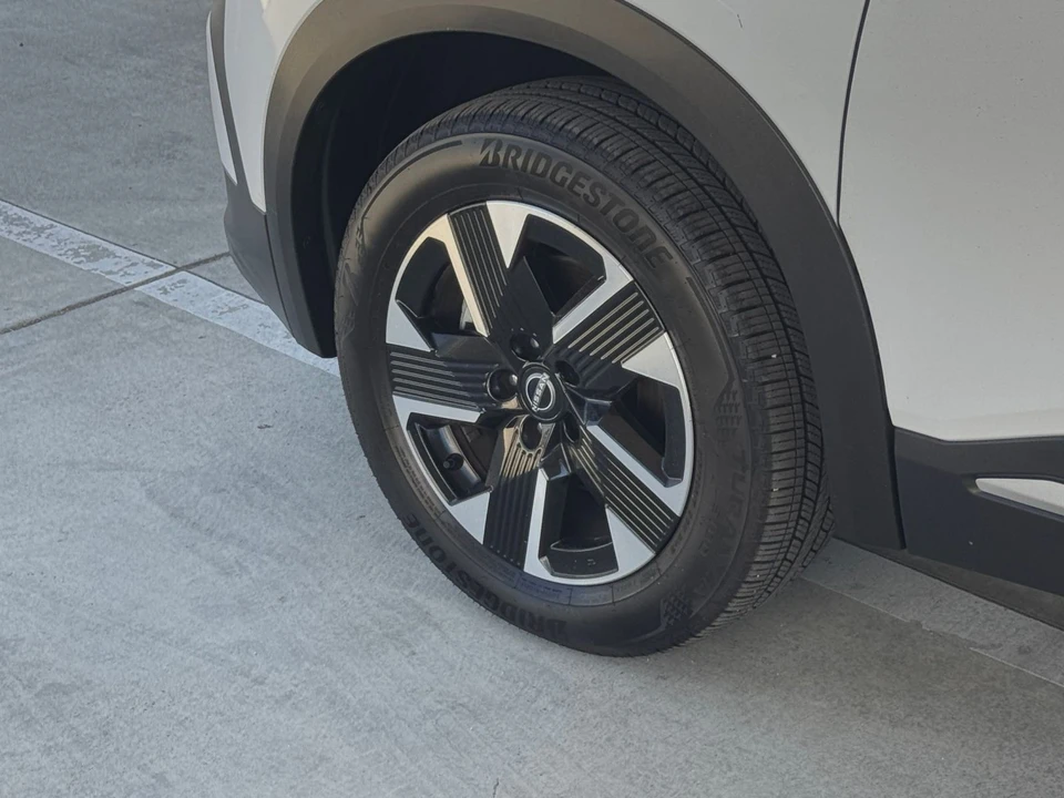 2026 Nissan Kicks - Image 29 of 31