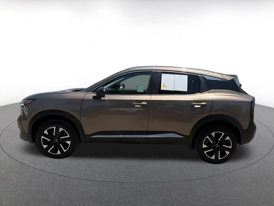 2026 Nissan Kicks - Image 11 of 31