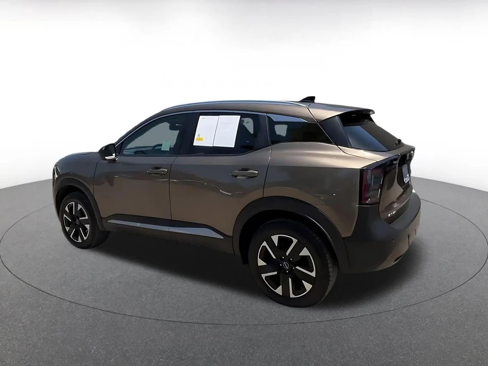 2026 Nissan Kicks - Image 12 of 31