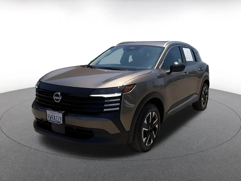 2026 Nissan Kicks - Image 8 of 31