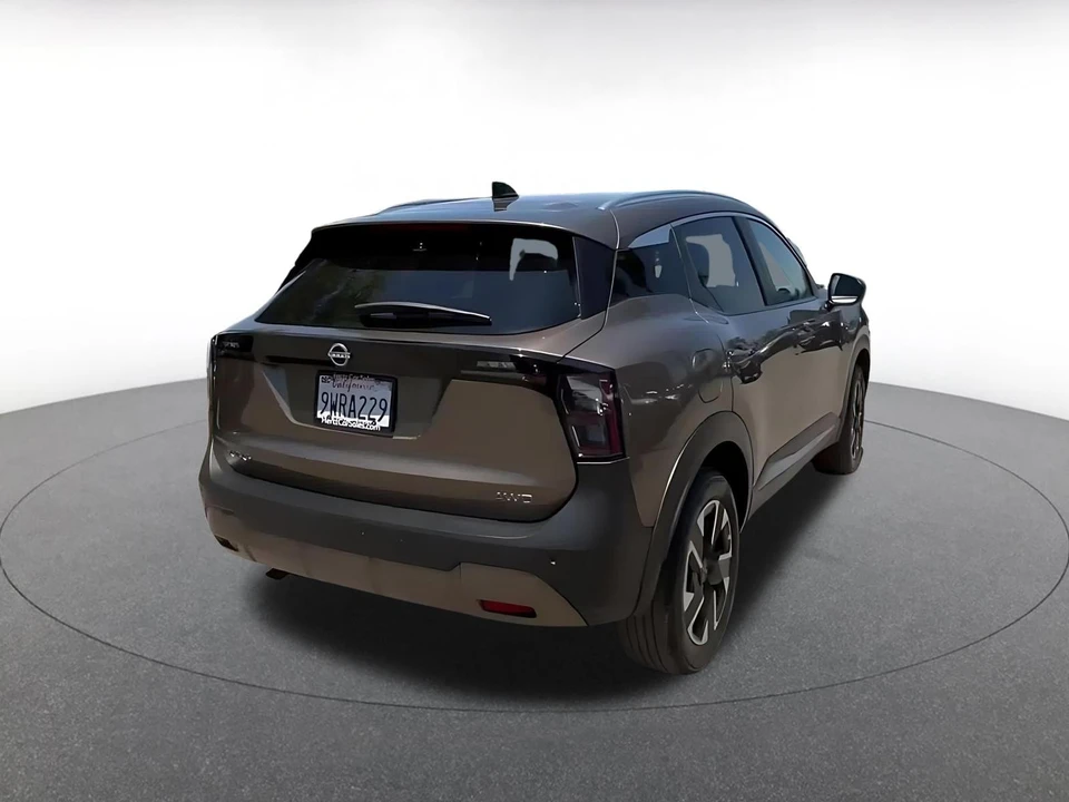2026 Nissan Kicks - Image 16 of 31