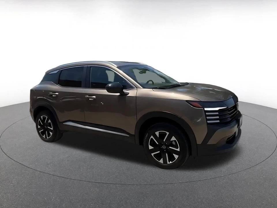 2026 Nissan Kicks - Image 2 of 31