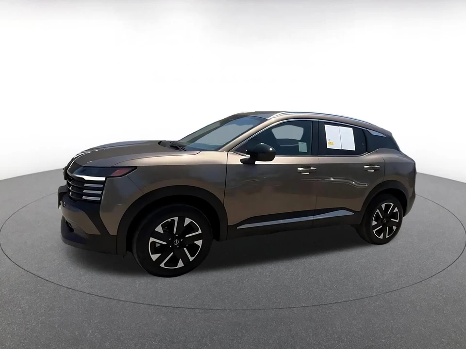 2026 Nissan Kicks - Image 9 of 31