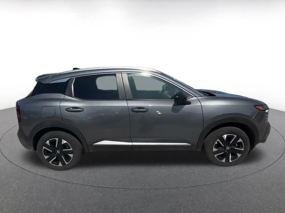 2026 Nissan Kicks - Image 17 of 31