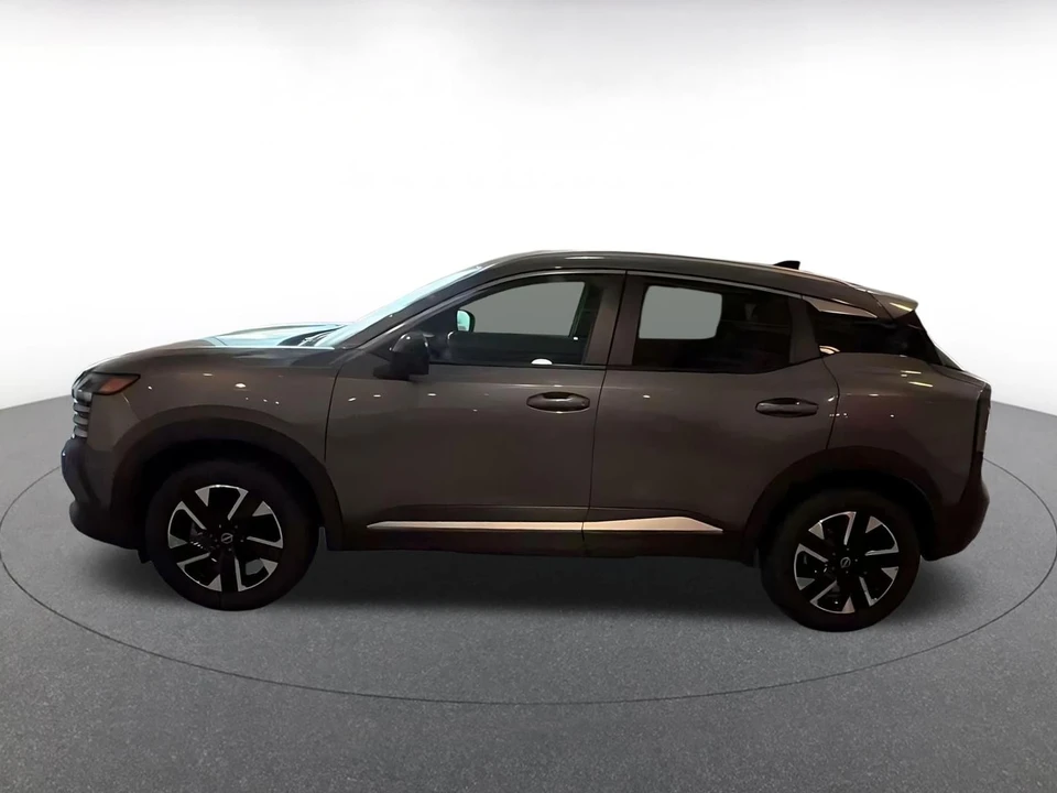 2026 Nissan Kicks - Image 9 of 31