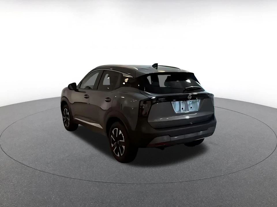 2026 Nissan Kicks - Image 12 of 31