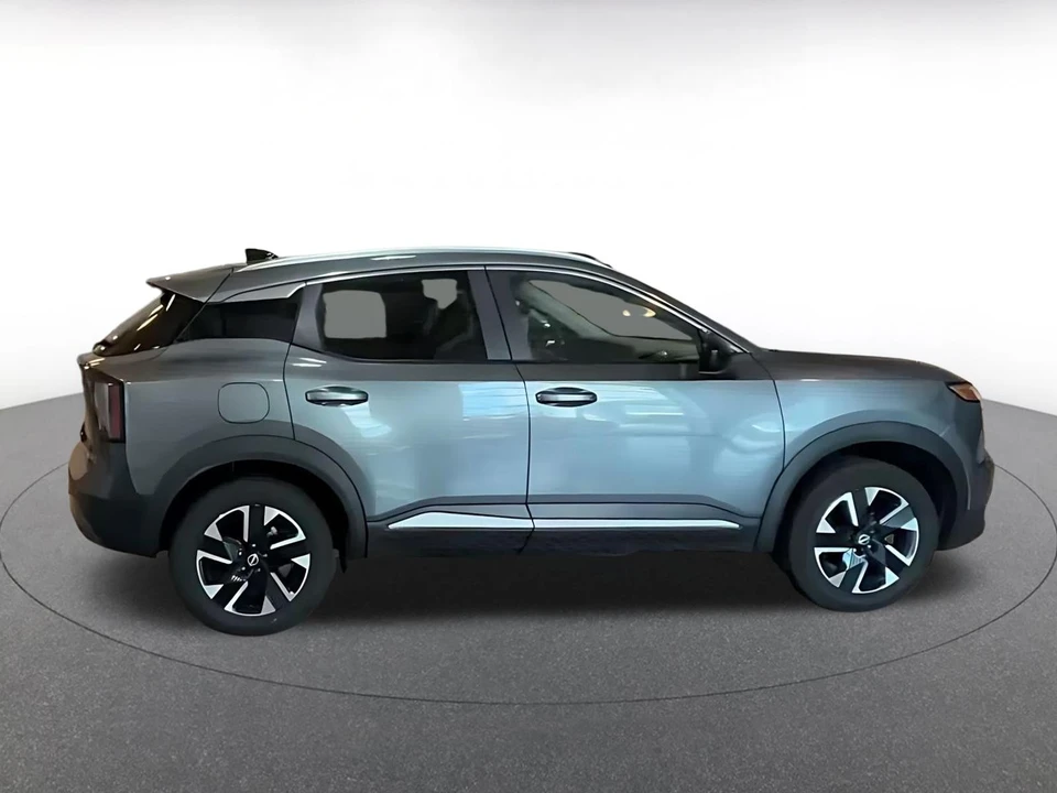 2026 Nissan Kicks - Image 17 of 31