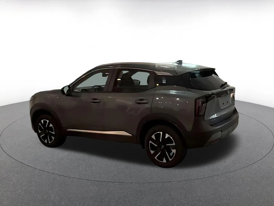 2026 Nissan Kicks - Image 11 of 31