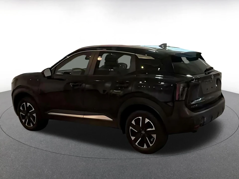 2026 Nissan Kicks - Image 16 of 31