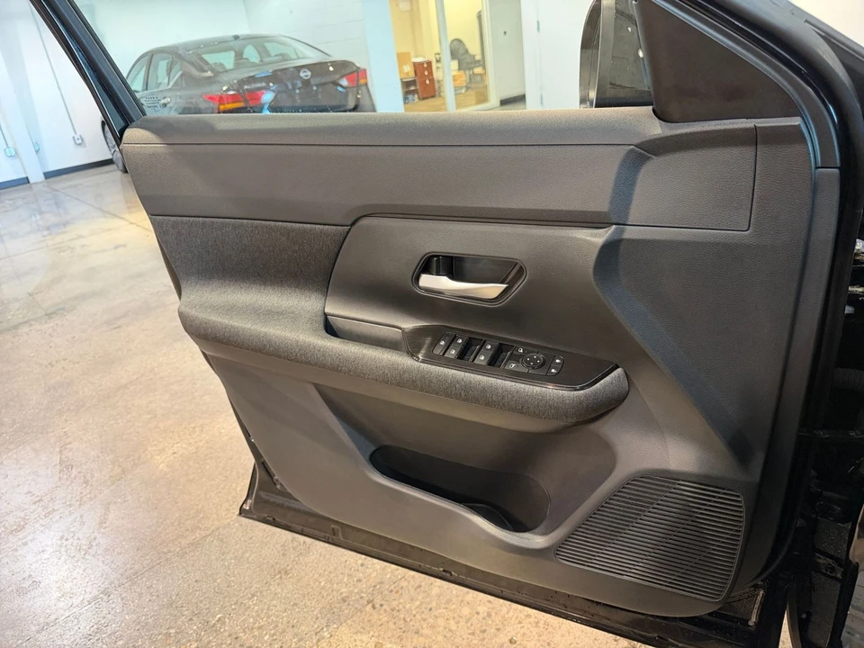 2026 Nissan Kicks - Image 20 of 31