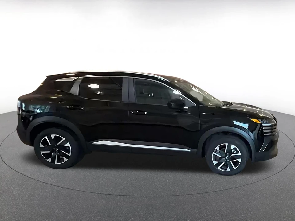 2026 Nissan Kicks - Image 15 of 31