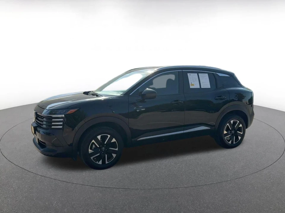 2026 Nissan Kicks - Image 9 of 31