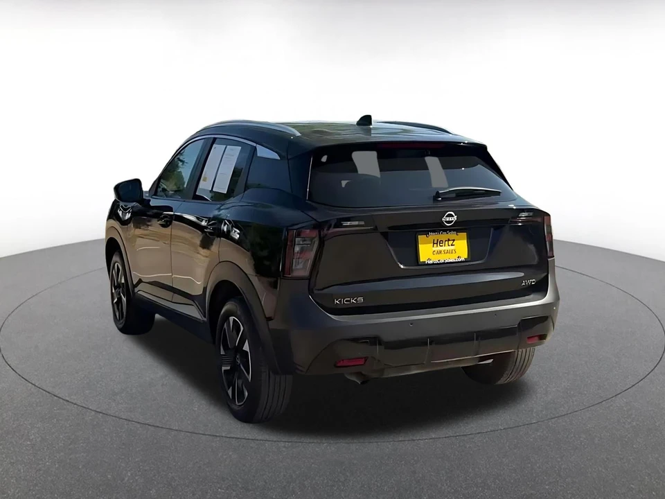 2026 Nissan Kicks - Image 13 of 31