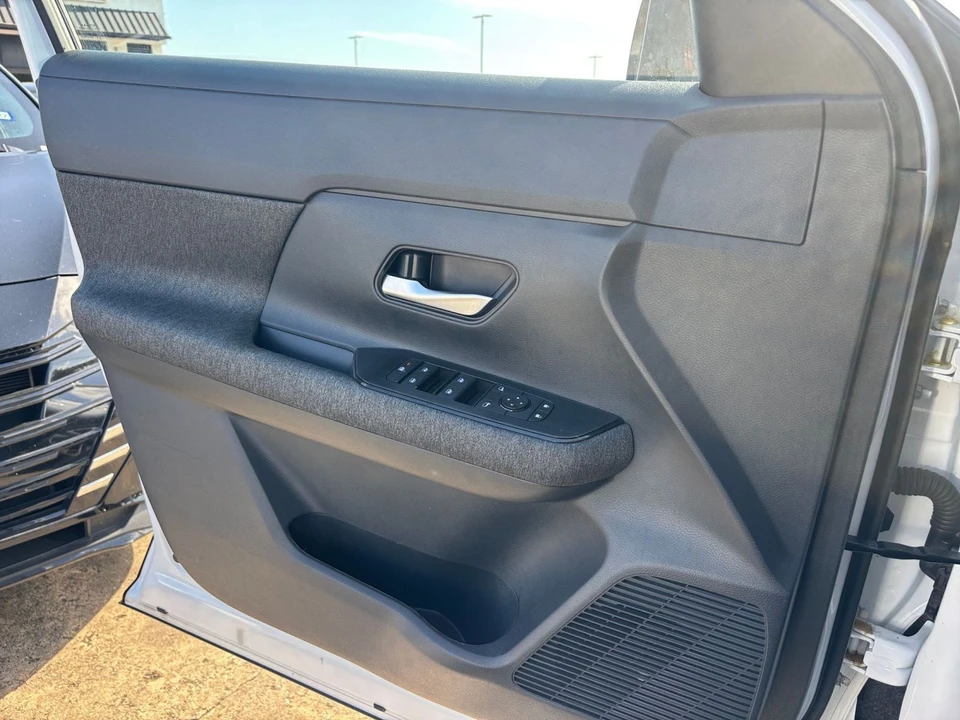 2026 Nissan Kicks - Image 20 of 31